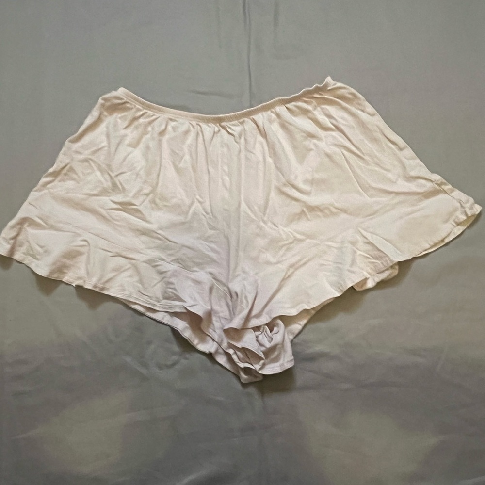 Victoria’s Secrets ruffled lounge shorts Size Small